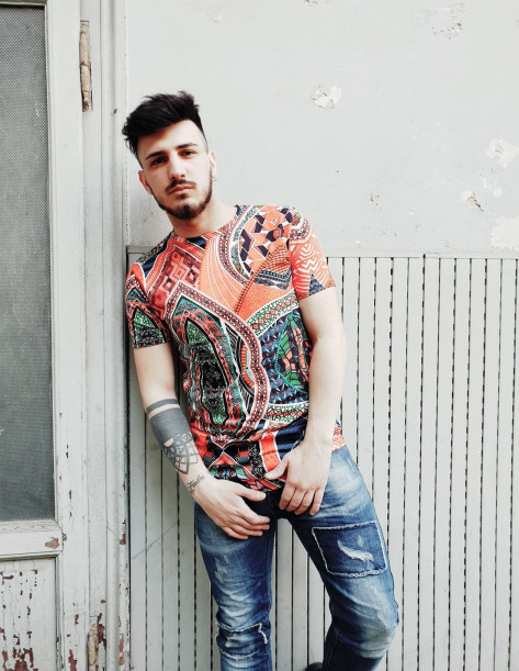 T-shirt col fantasia